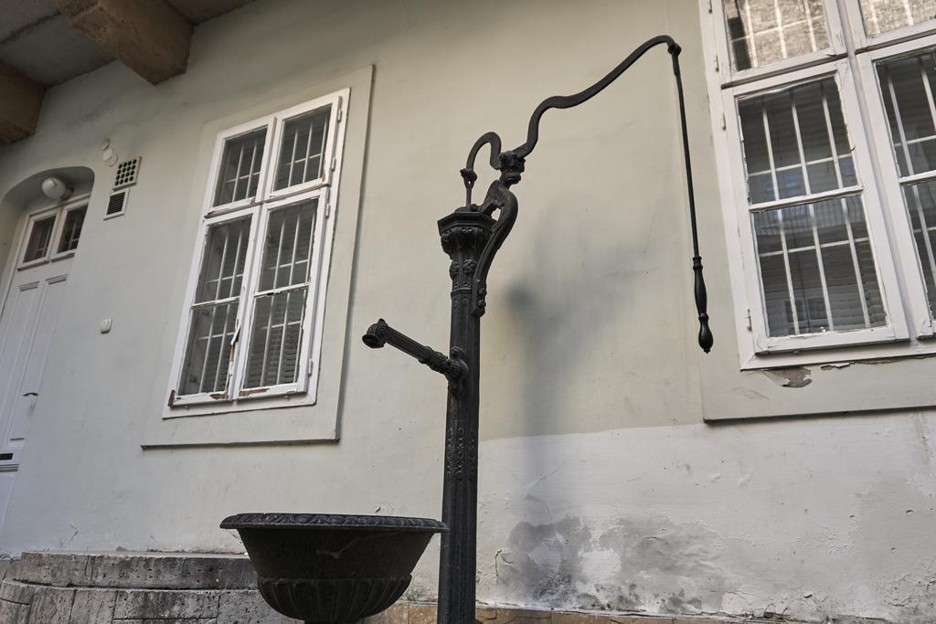 Appartamento Károlyi Garden | hostAID Budapest Esterno foto